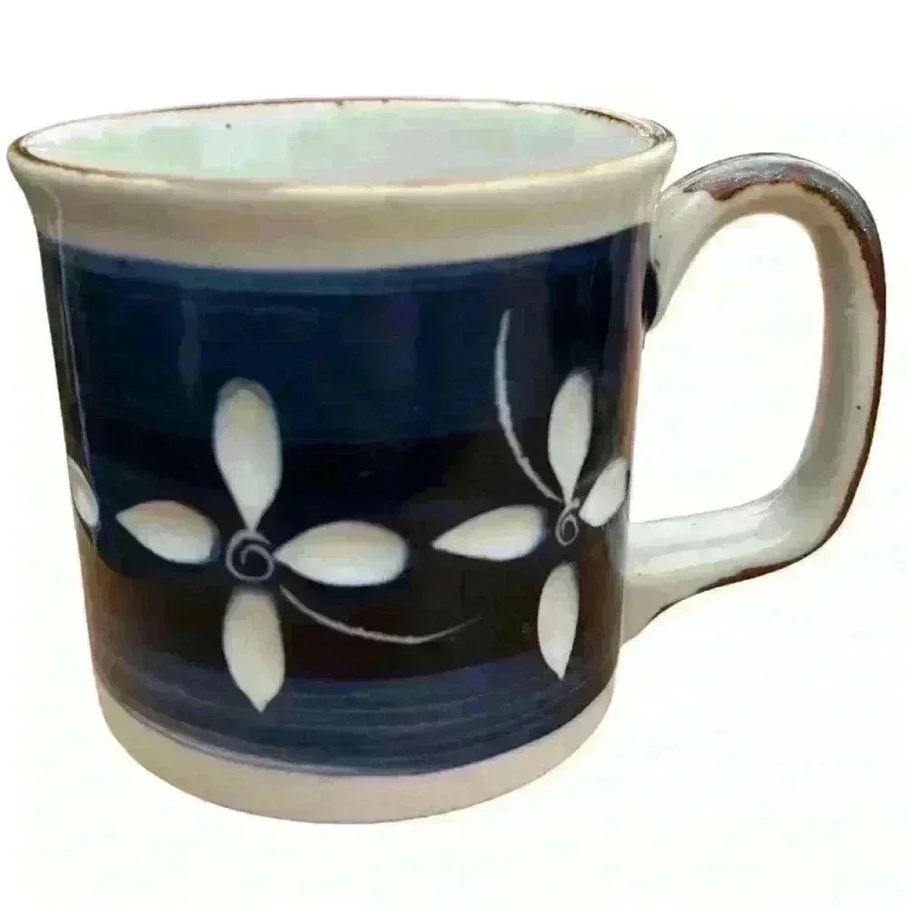Set of 3 vintage carved cobalt blue stoneware mugs with floral motif - Picture 9 of 15